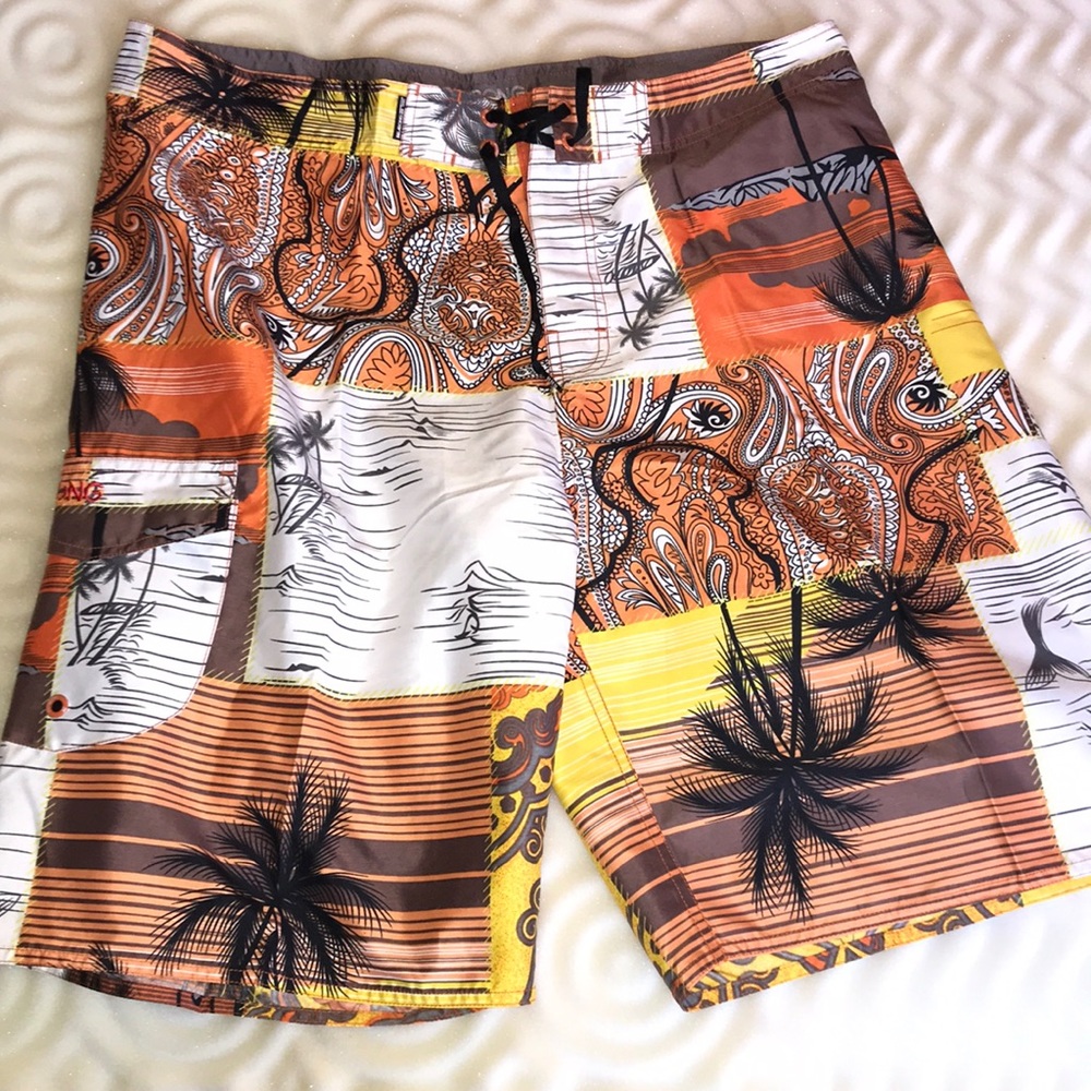40 Billabong men’s board shorts new w/o tags
